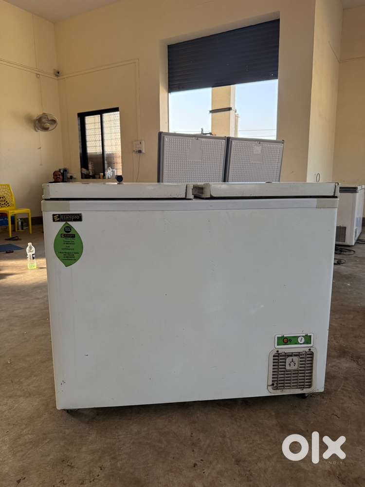 Deep fridge in mint condition