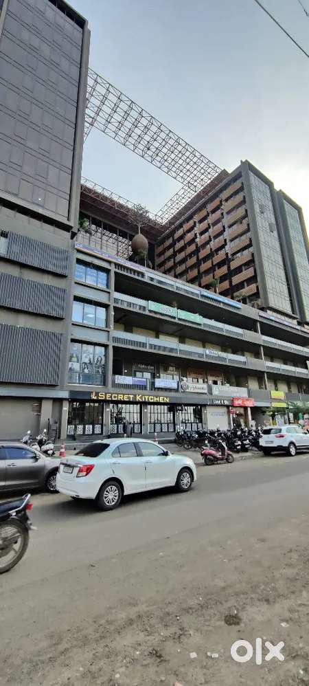 SHOP FOR RENT AVAILABLE
