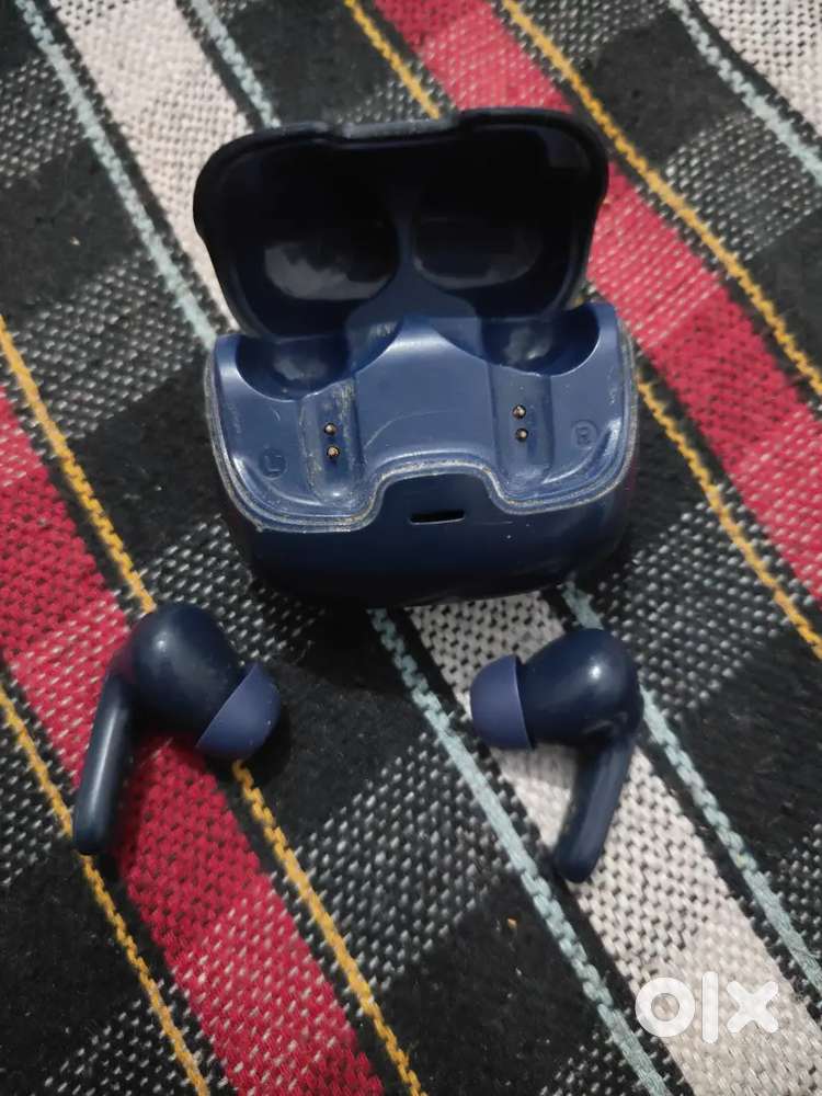 Earbuds vireless