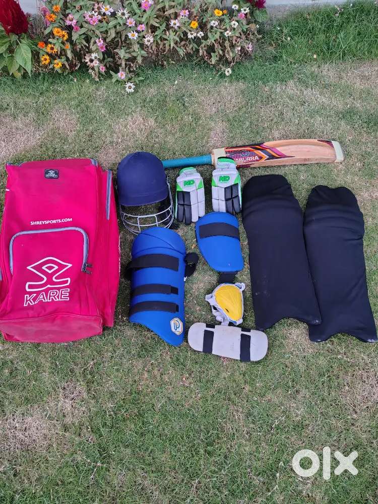 Cricket Kit For Sale -- Excellent Condition Great Price
