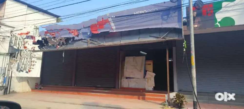 1000SQFT GROUND FLOOR SHOP RENT 50000 AT PERAMBUR ON MAINROAD.