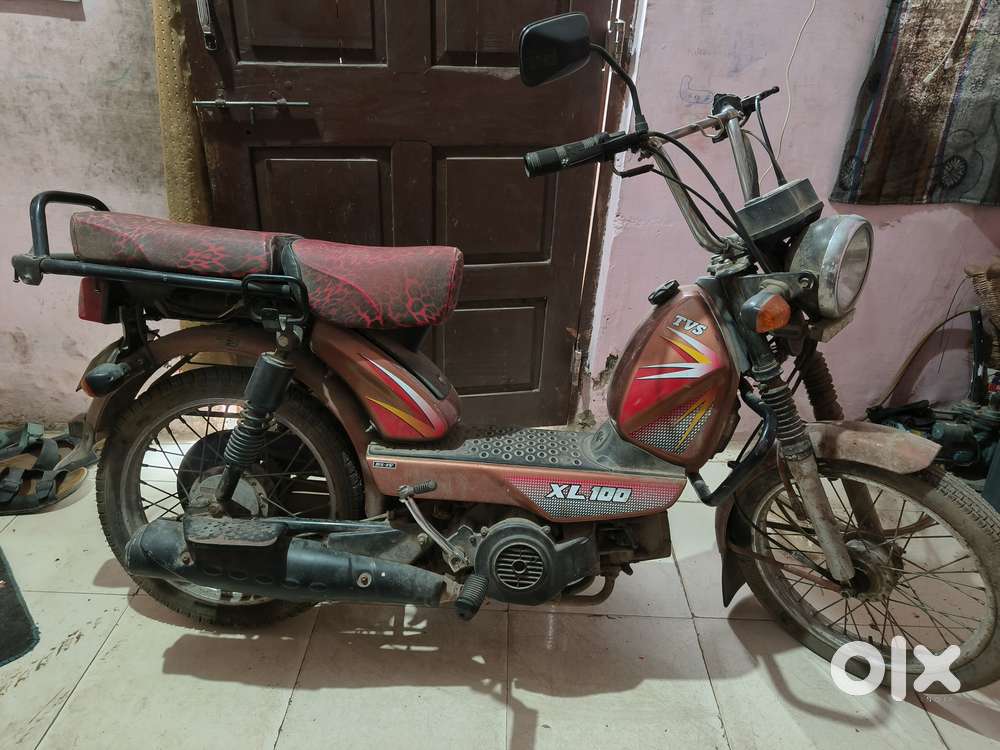 TVS XL100 One hand moved