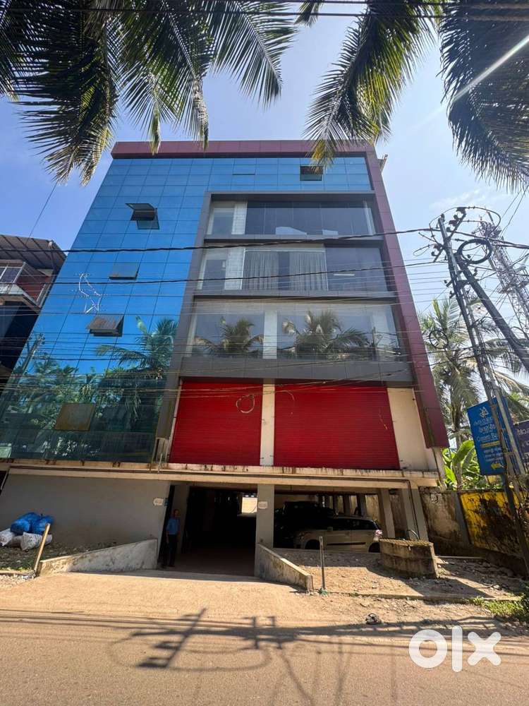 3800 sqft  Commercial Space For Rent At Pantheerankavu, Calicut (Zm)