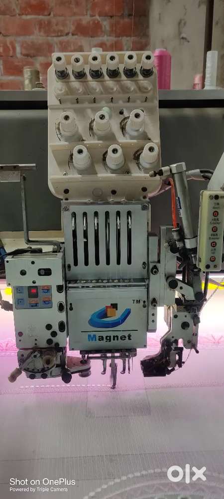 Computer embroidery machine