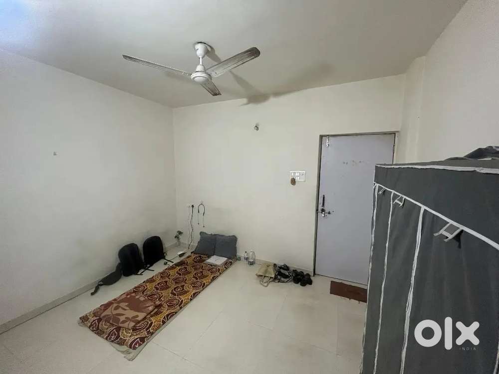 Roommate Wanted – 1RK Flat  Peaceful & Student-Friendly
