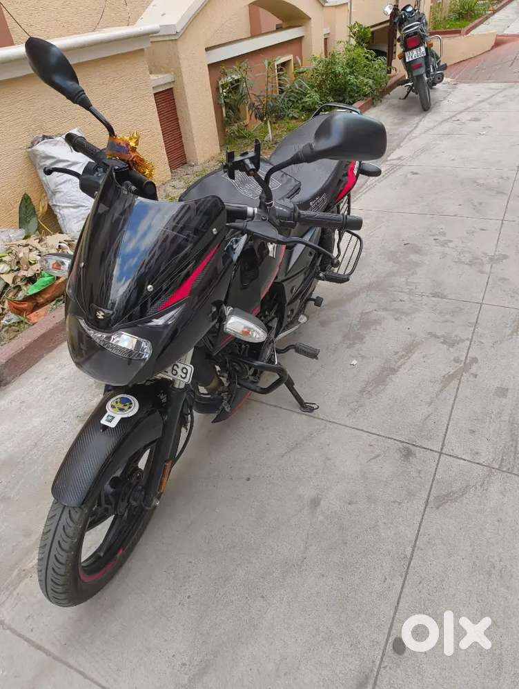 Pulsar 125 Carbon 4 Months old 4500kms only