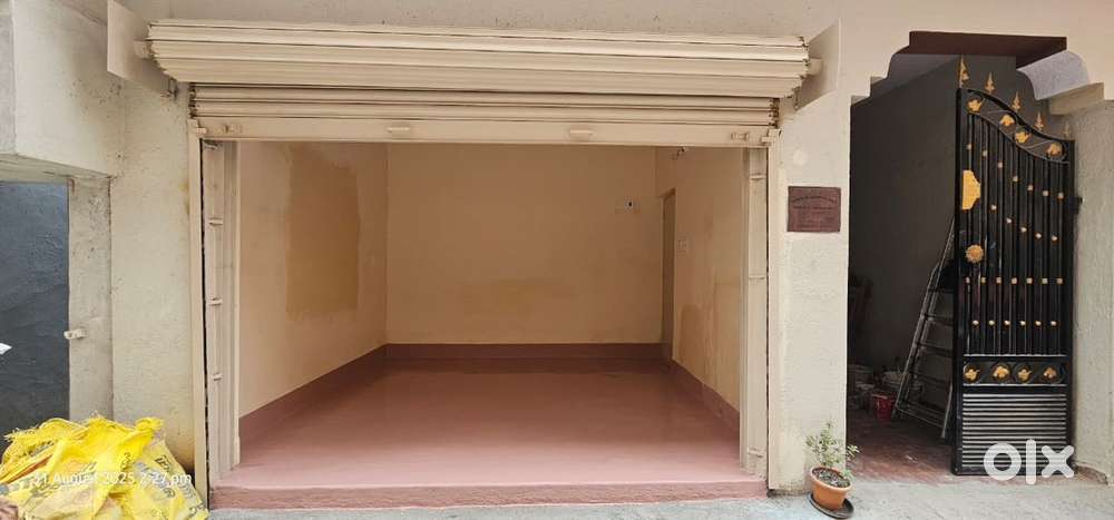 Shop space for rent