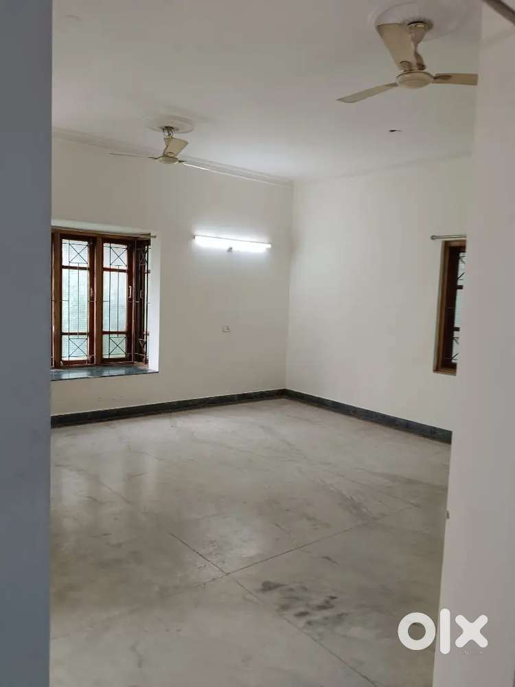 2bhk semi furnished Flat  for rent At  Jagamara square