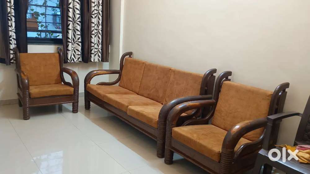 Sagwan wood sofa set 3+1+1