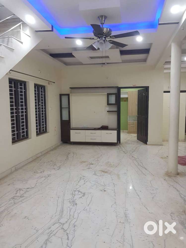 Luxurious 4BHK  Duplex Villa with Jacuzzi for Lease
