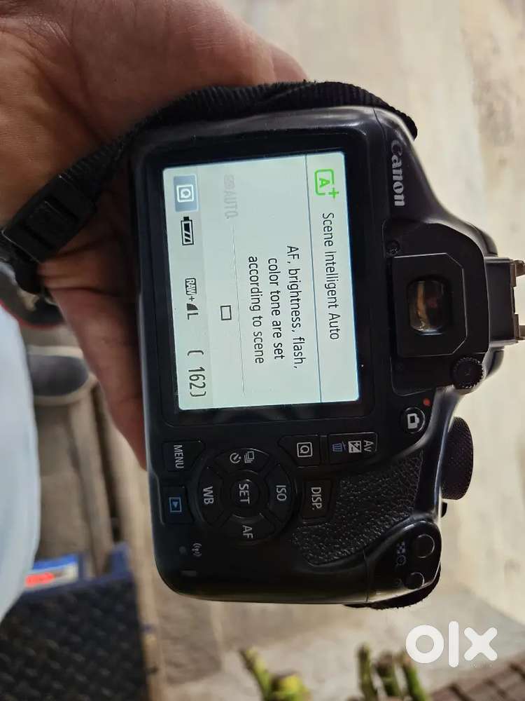 Canon 1300d Dslr camera