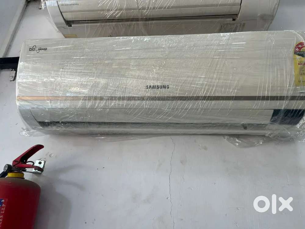 Samsung 1 ton split AC good condition with warranty 1 year old