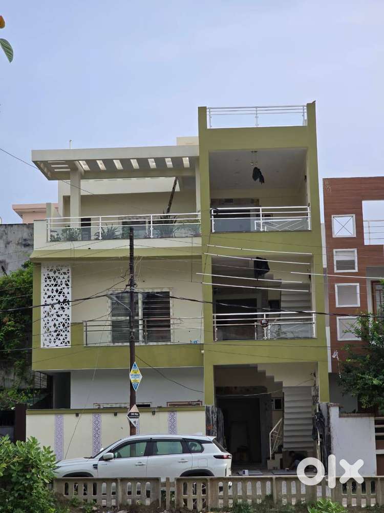 Fresh Construction 3 BHK Floor