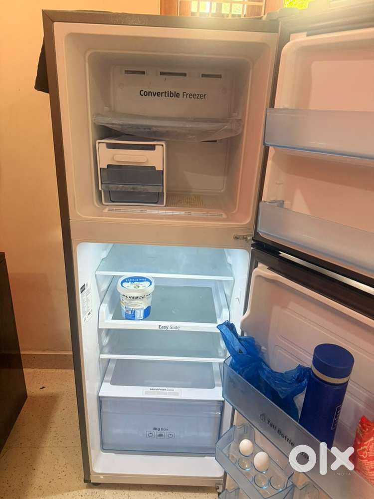 1  month old fridge