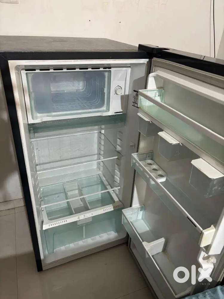 LIEBHERR REFRIGERATOR
