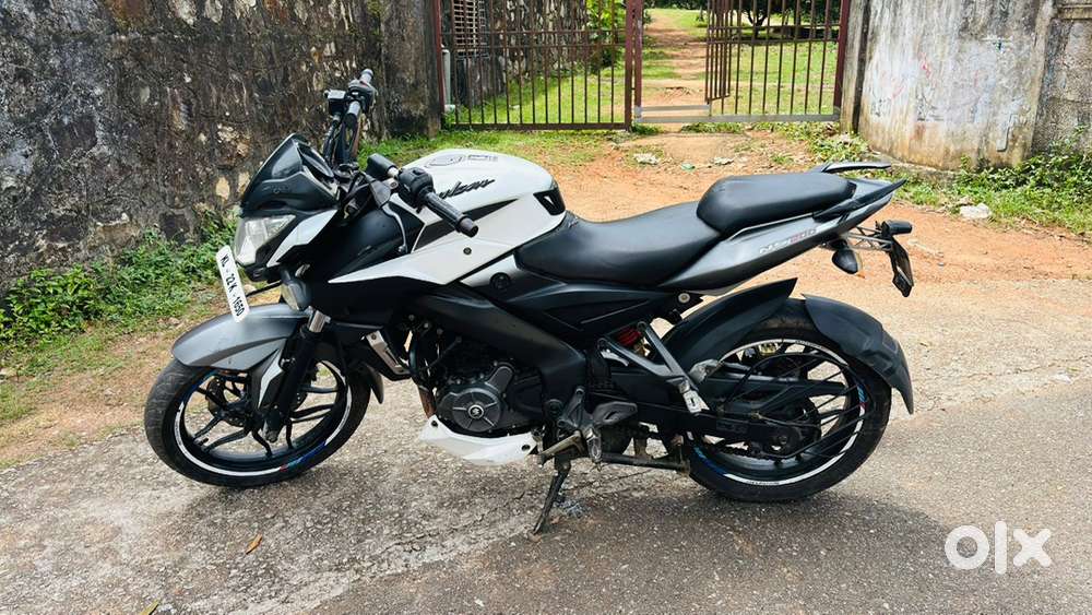Bajaj Pulsar NS 200 BS IV