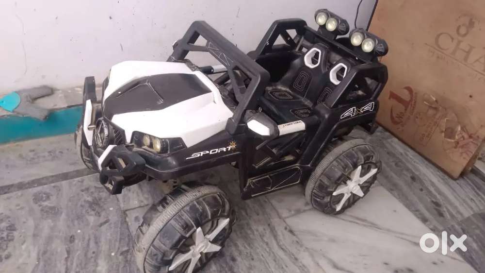 Kids electric car toy
