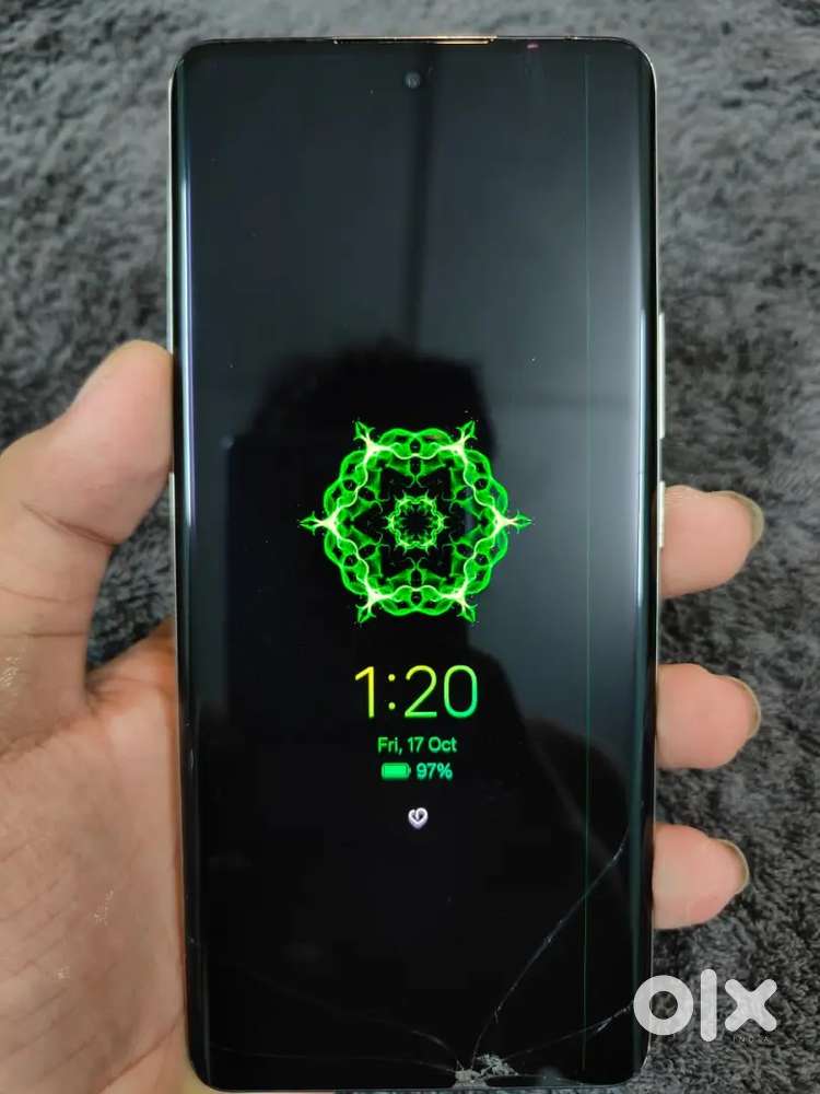 Realme12Pro+ 5G (12GB/256GB) Premium Design Display Fault (Green Line)