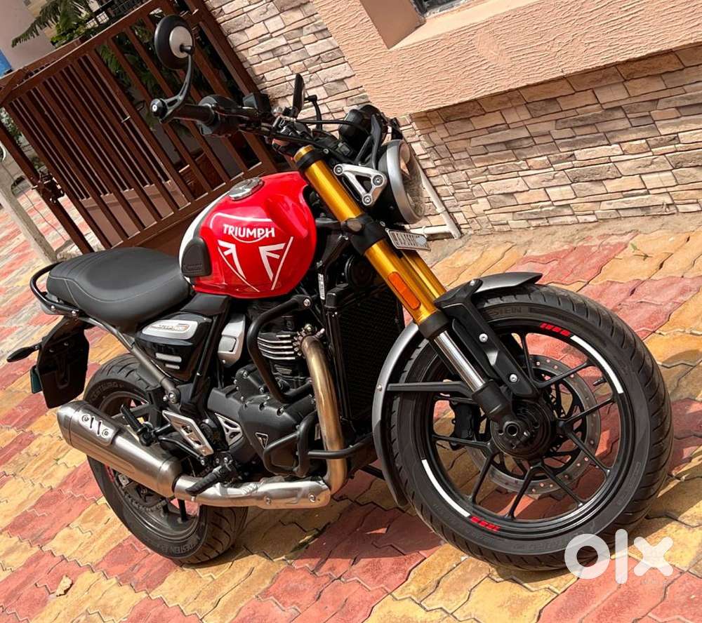 Speed400MY25, Red, Showroom Condition