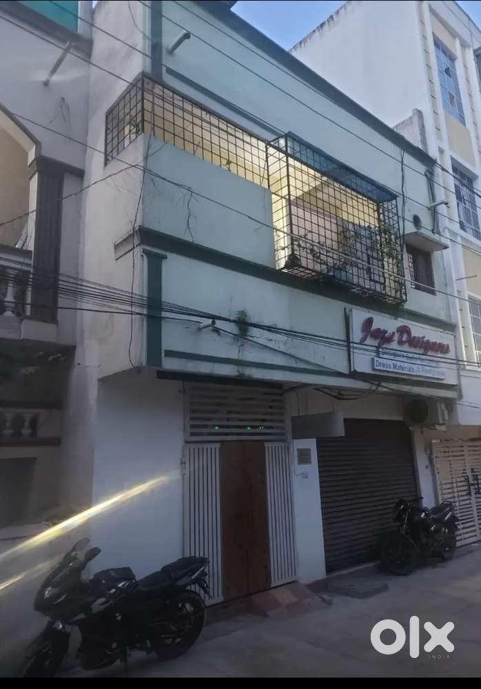 1 BHK for Rent Near Shamshad Hospital above Jazs Designers Rs.8500