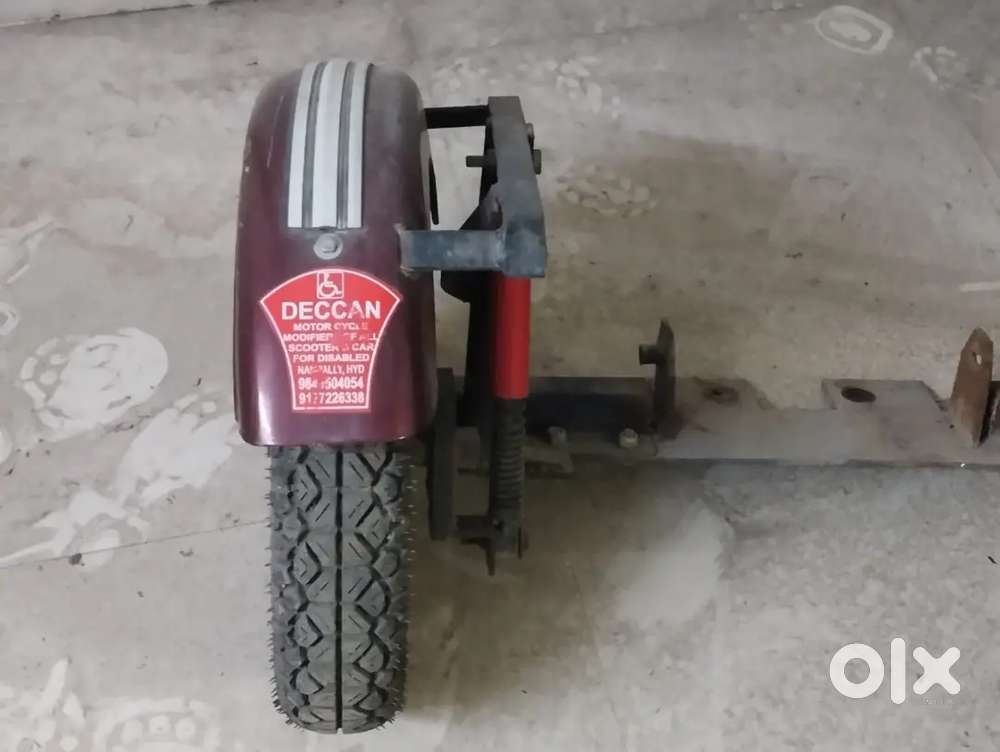 Three wheelers tyres set