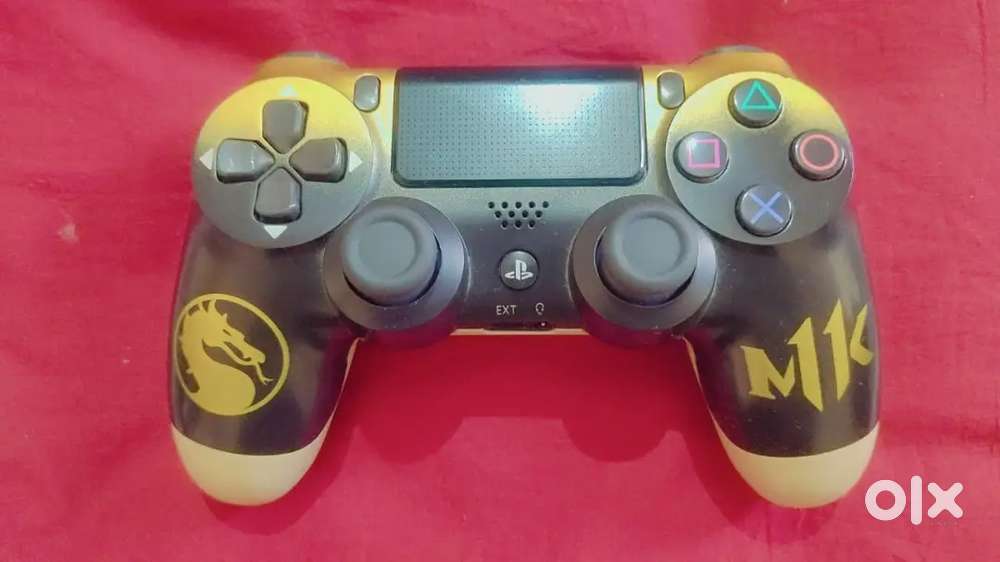 PS4 controller
