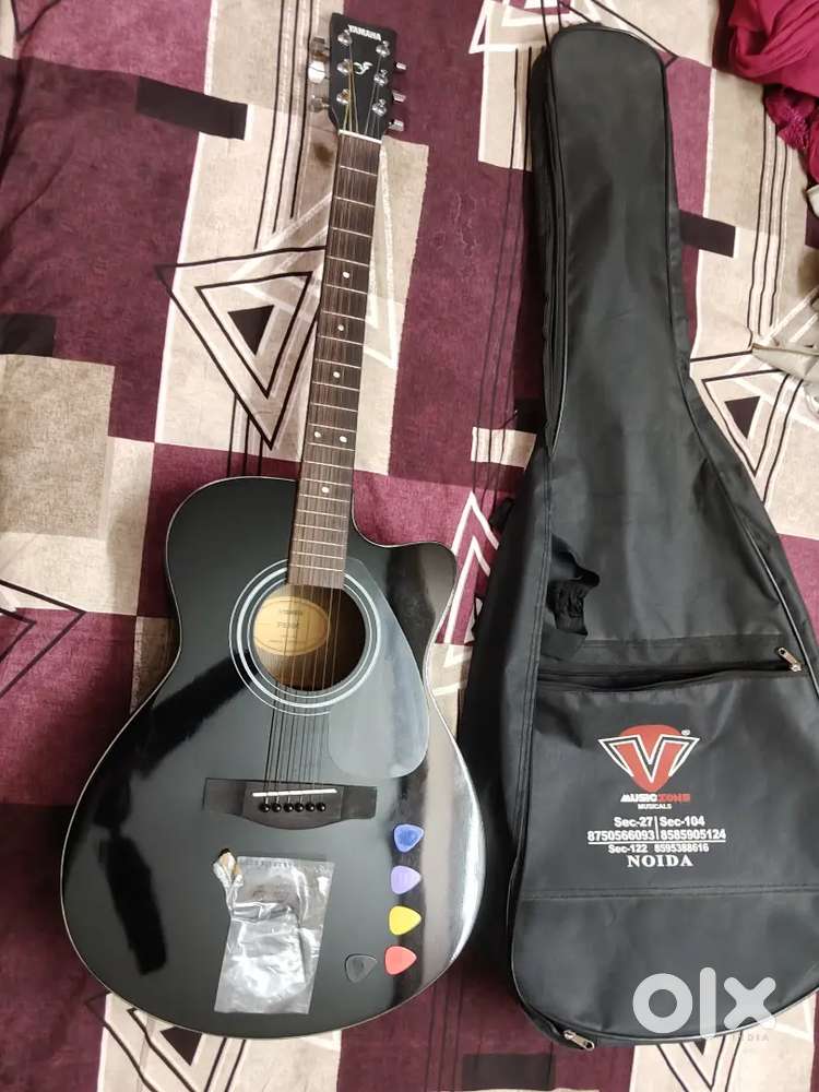 Yamaha FS80C black colour