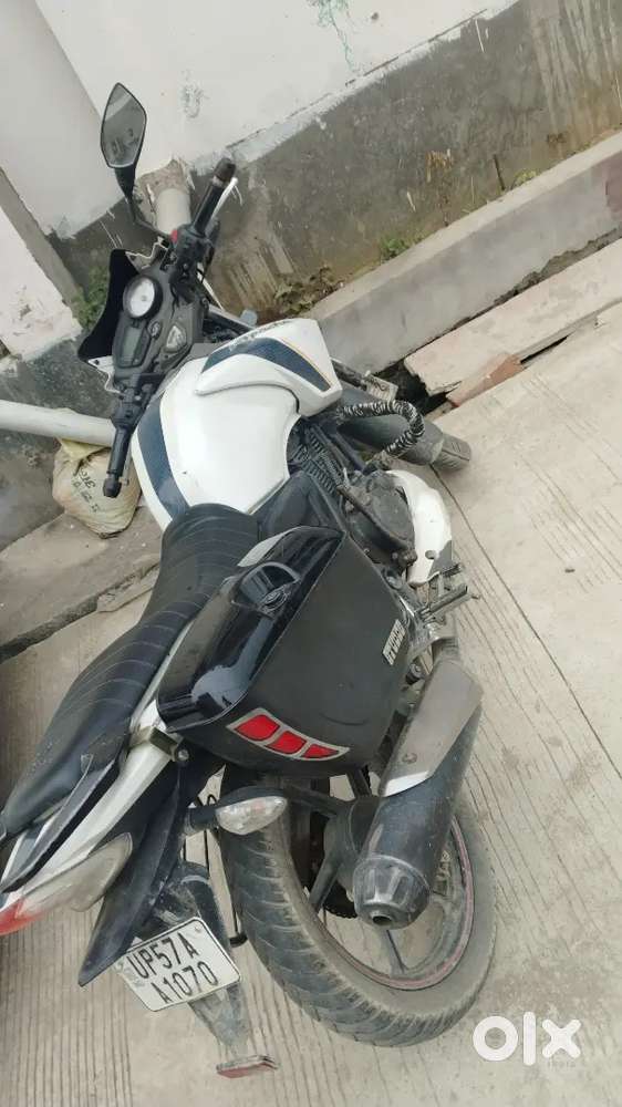 Tvs apache rtr 160 2016 model new tyres excellent running condition