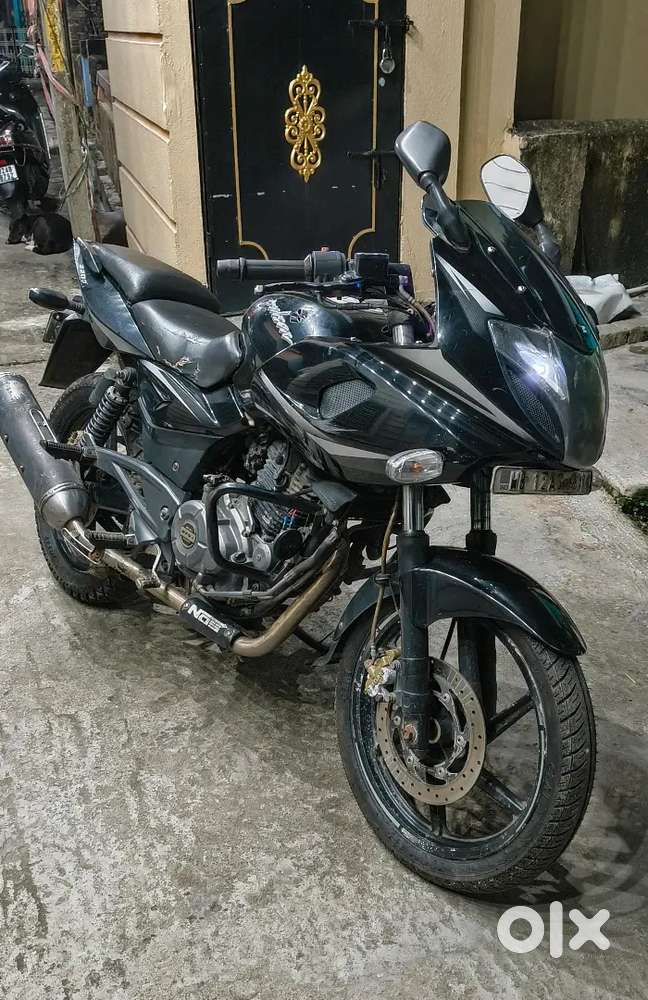 Pulsar 220