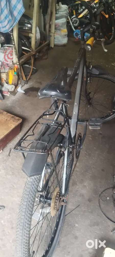 Mach city speed road bike Matt black