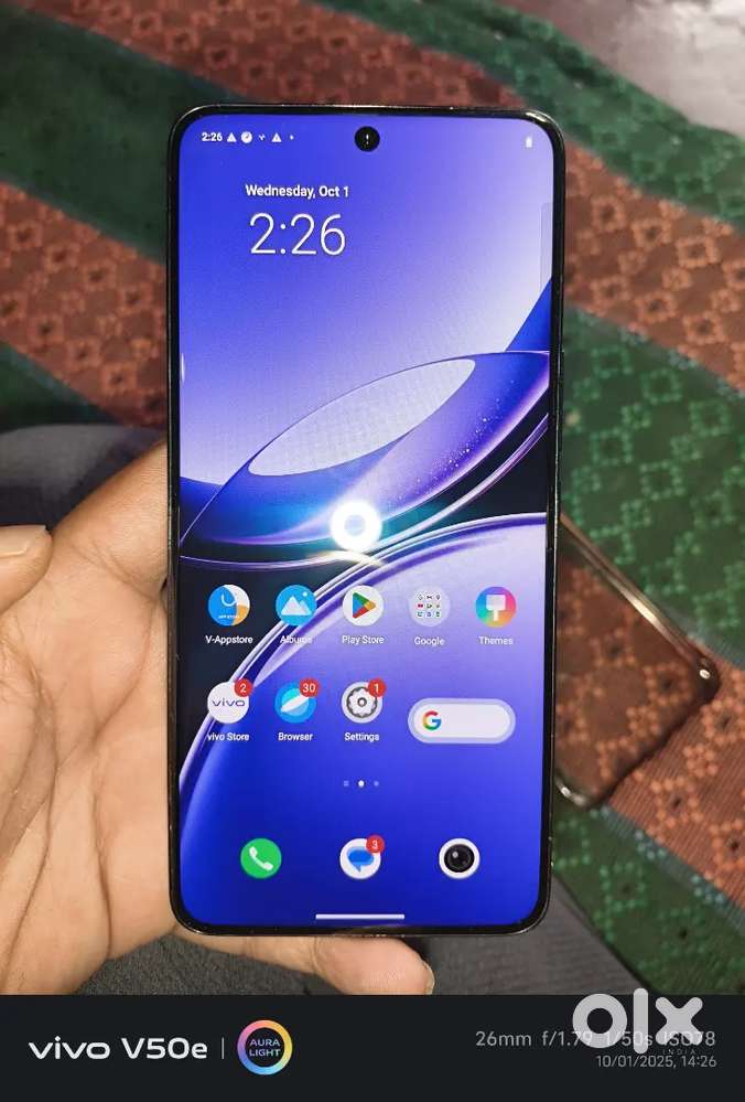 Vivo V50e With Warranty