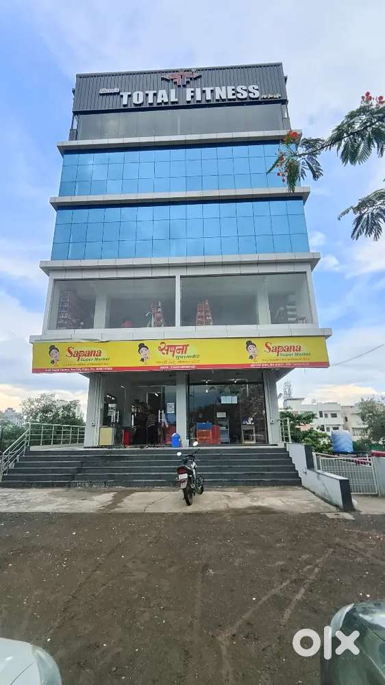 2100 sq ft Full Floor for Rent