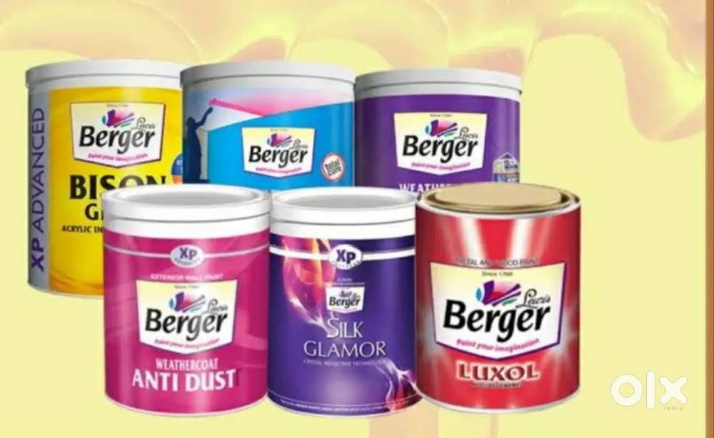 Shop assistant, young guy, should know computer