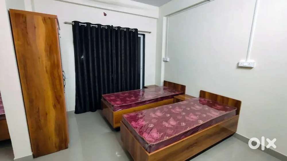 2 Washroom PG 7000 only including* food facilities