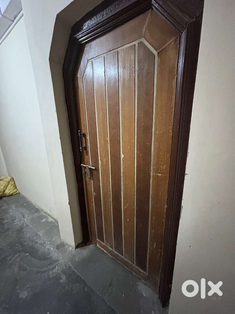 2 rooms with kitchen available