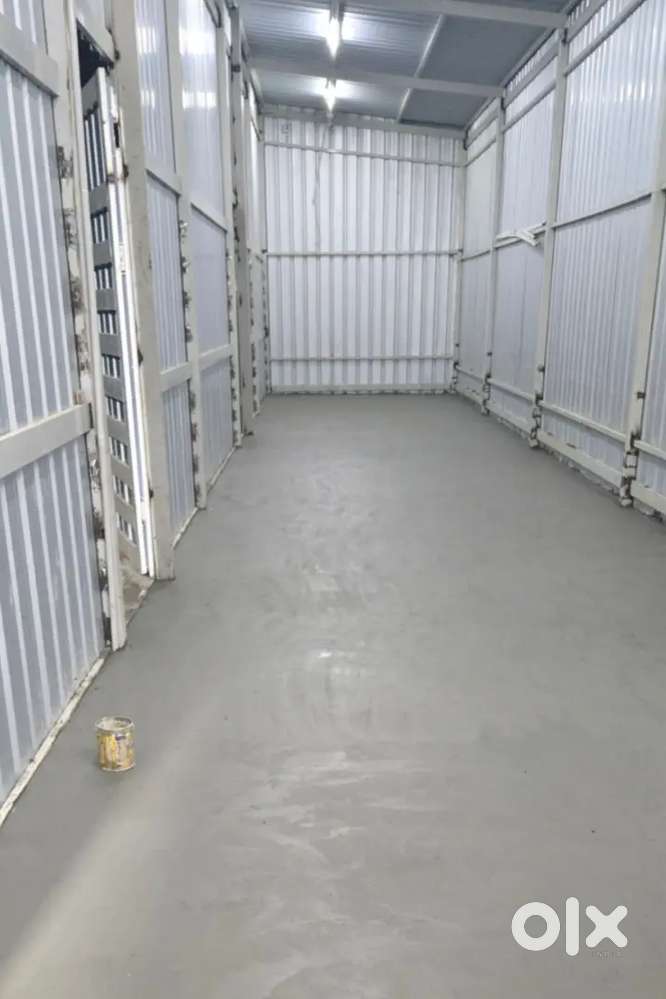 Godown for rent at Kumaram Bend, on the way to Alag­nallur Road.