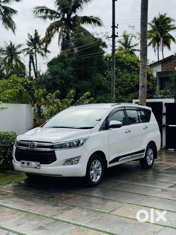 Toyota Innova Crysta 2.4 V 8 STR, 2019, Diesel