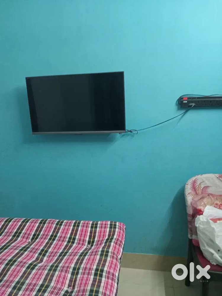 32 android tv 8 months old for immediate sale