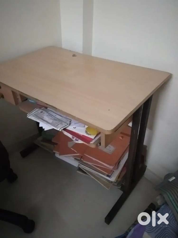Wooden single bed size 6x3.5 inch+ computer table+office chair,