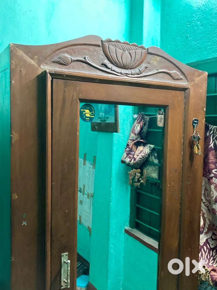 Pure wooden Almirah (Classic)