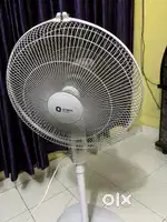Standing table fan