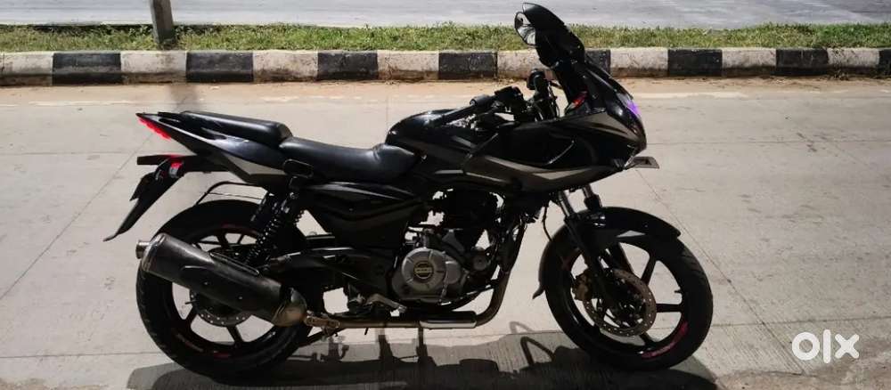 PULSAR 220 F
