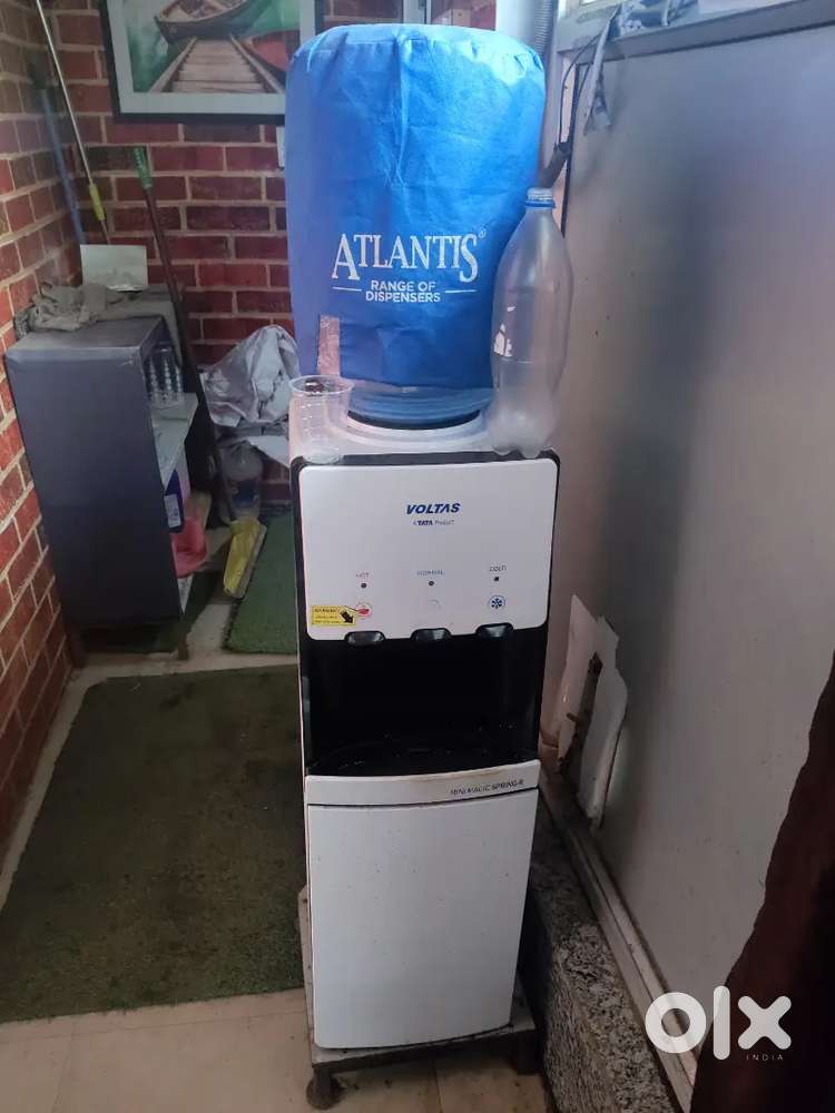 Voltas Water Dispenser with fridger