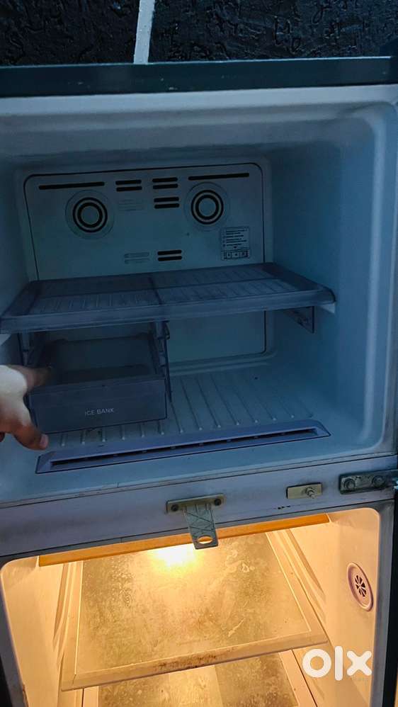 LG fridge in a good and well working condition