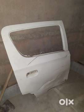 Alto 800 Right Backside Door White Color