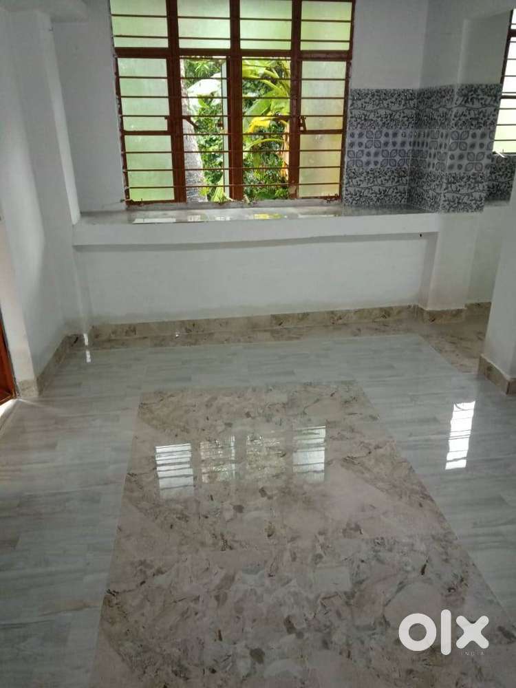 1 bhk rent near bishorpara station and MICHAELNAGAR bus stop.