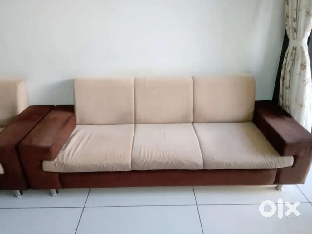 Sell of sofa set