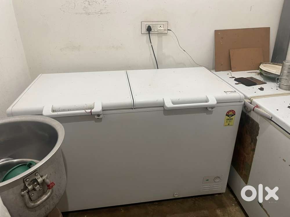New double door freezer