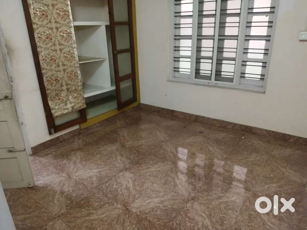 Single Room attached/Non attached Pattom,Kowdiar,Pottakuzhi  6000/-