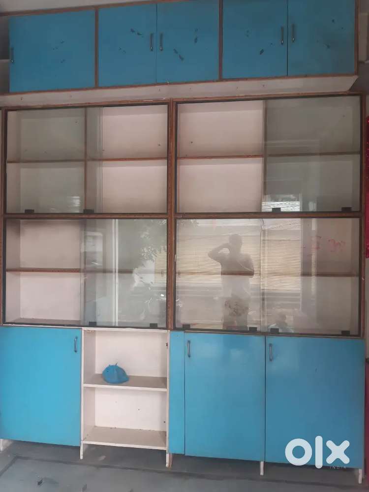 Cupboards With Glass Fitting